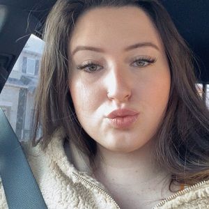 Meet your Posher, Holly